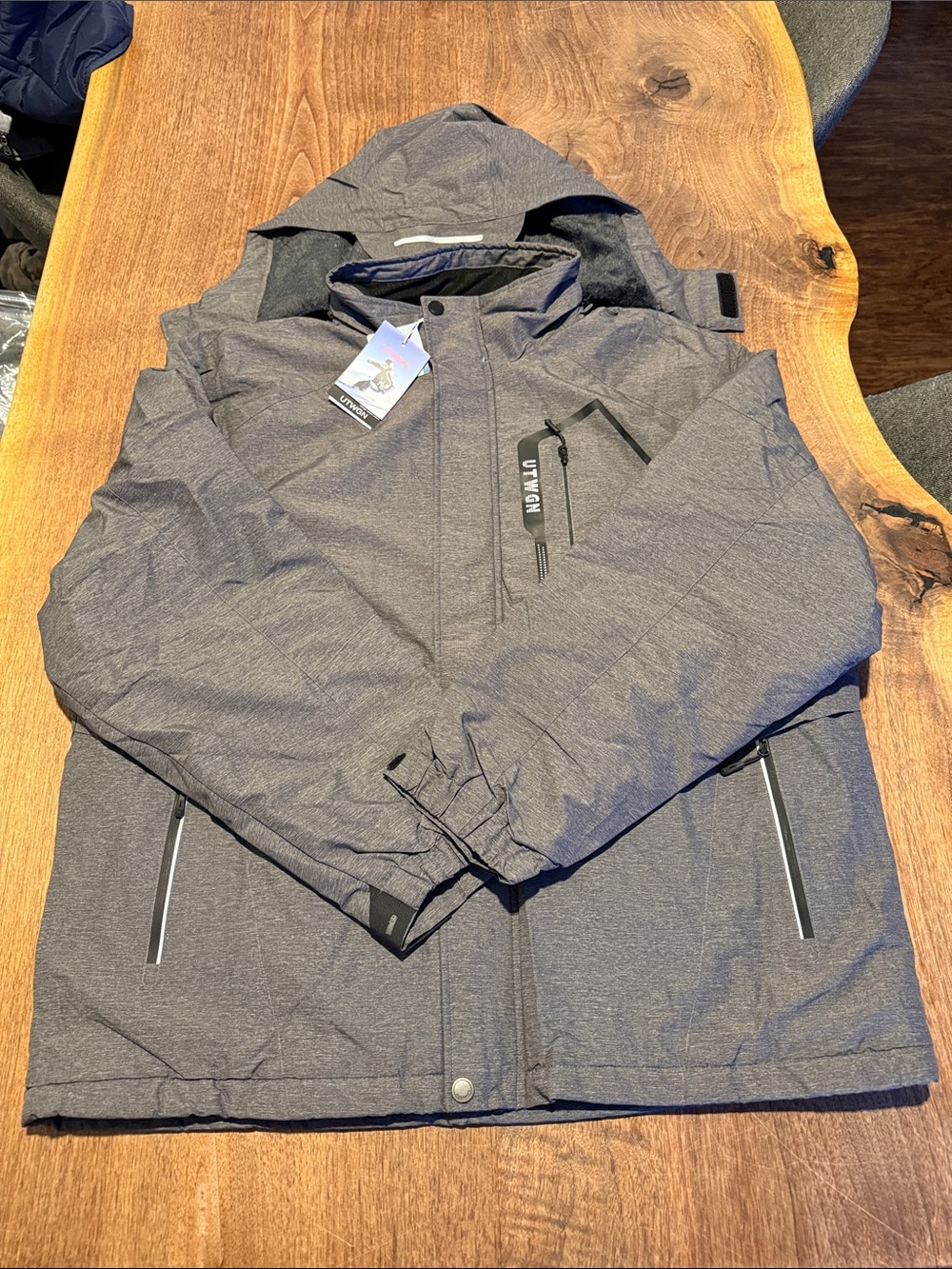 *NWT* UTWGN Ski Coat - XL